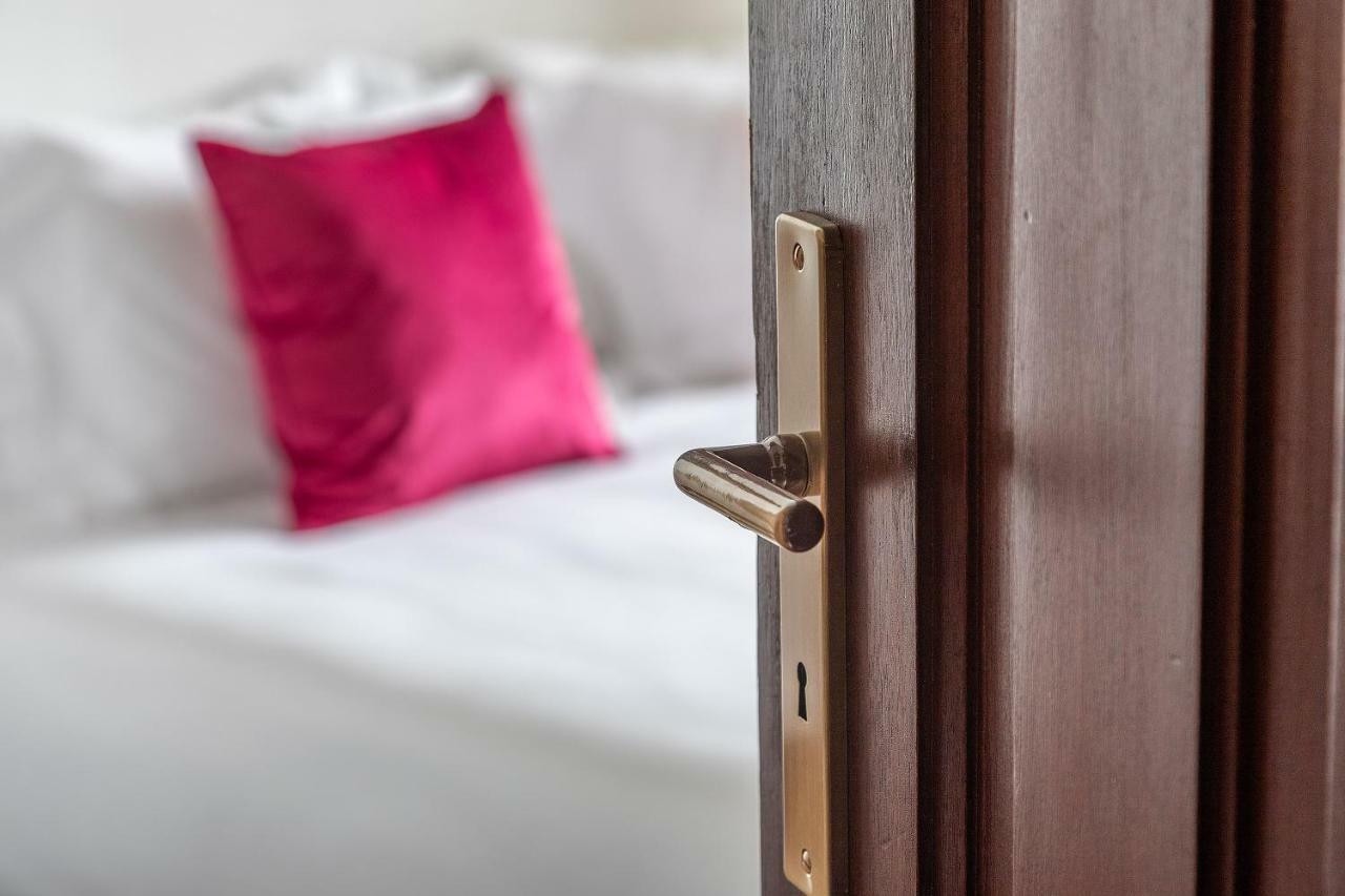 Urban Suites อาเวโร ภายนอก รูปภาพ